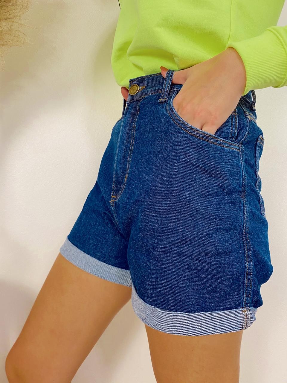 short mom jeans cintura alta