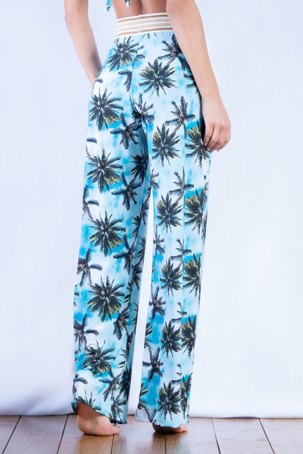 calça pantalona de voal