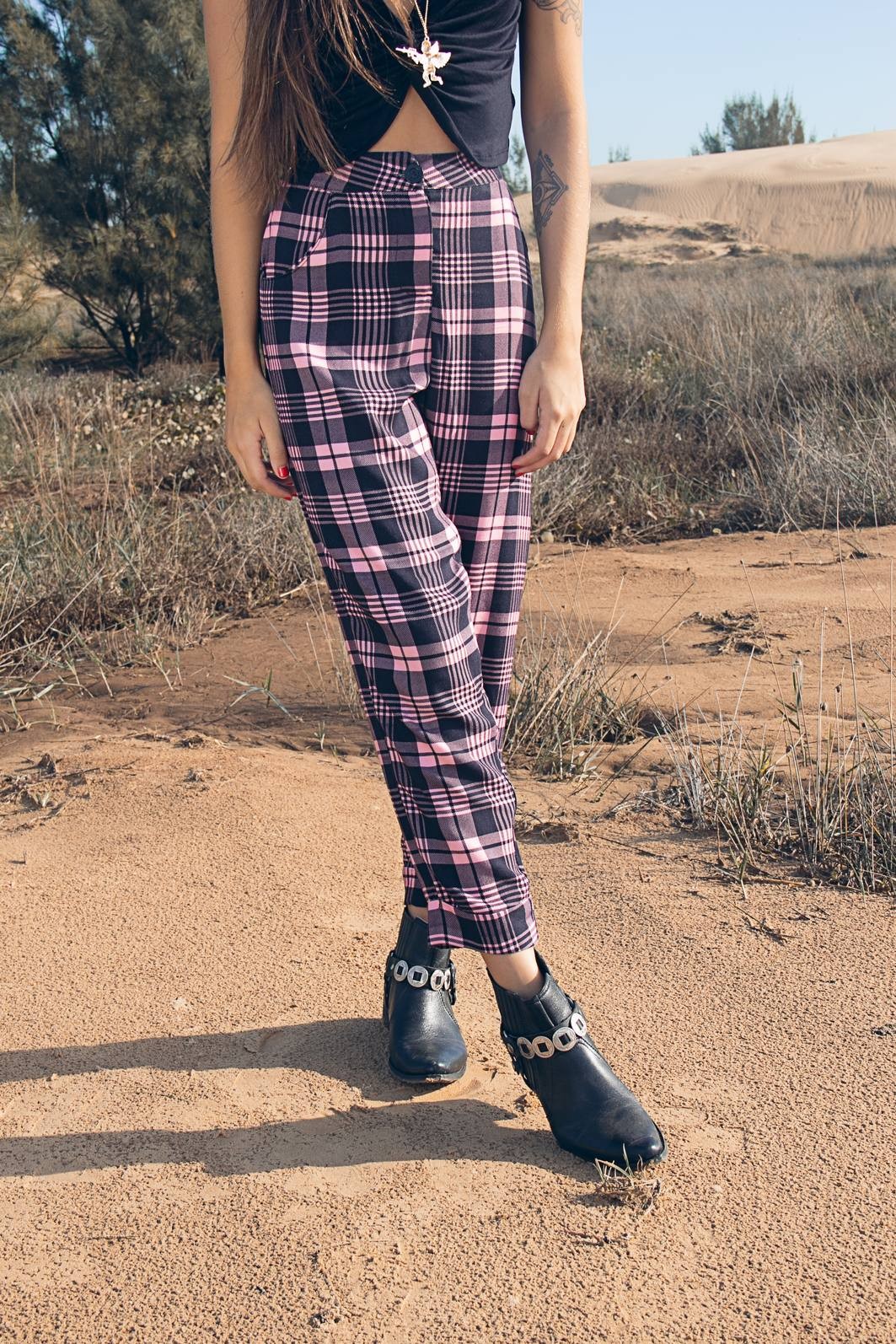 calça xadrez rosa
